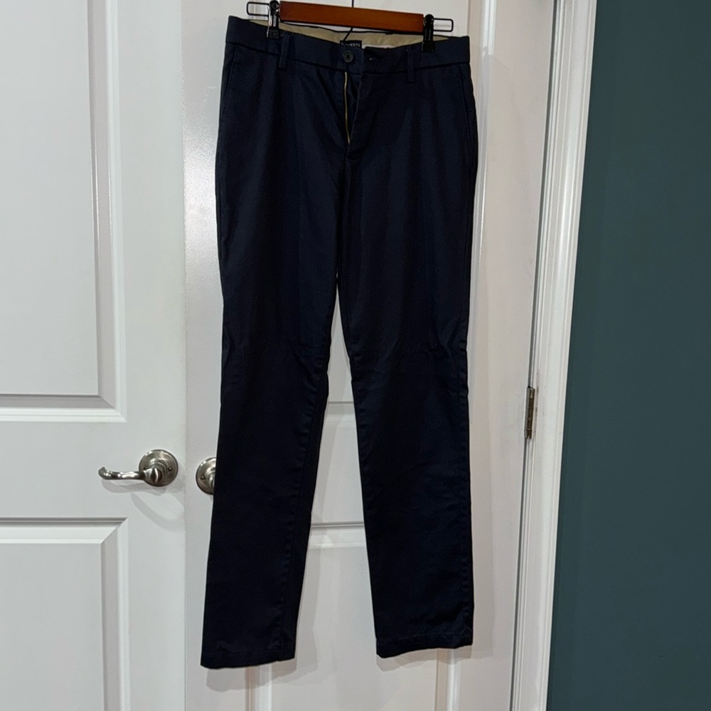 Men’s navy blue Dockers. W29 L32